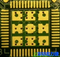 這也是不好的通孔設(shè)計(jì)，但部份通孔已經(jīng)用綠漆(mask)蓋上，但仍有部份通孔未塞孔。 
