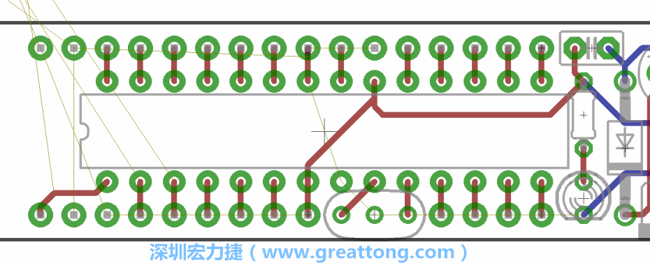 諧振器應(yīng)擺放在ATmega微控制器的針腳8、9和10旁邊，在共鳴器和微控制器中間的高頻信號(hào)線應(yīng)該要愈短愈好，此外，其它的信號(hào)線應(yīng)該要遠(yuǎn)離這個(gè)區(qū)域且配置在諧振器的下方，這樣做是為了防止不必要的無線電波干擾。