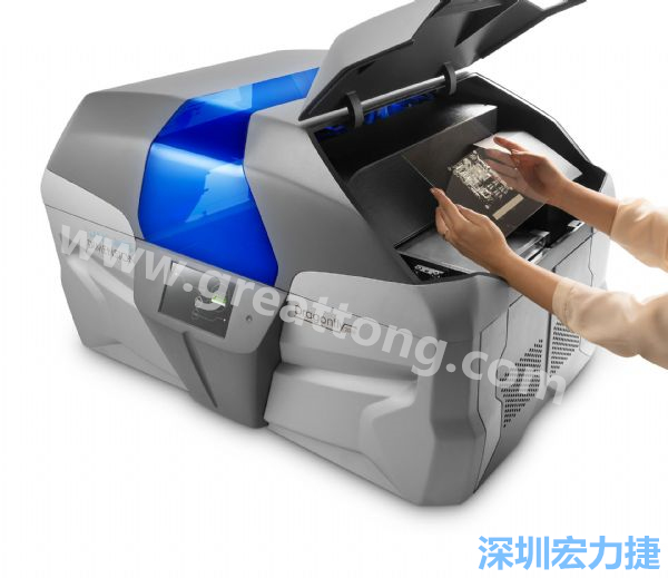 利用3D列印機器可制造多層板。